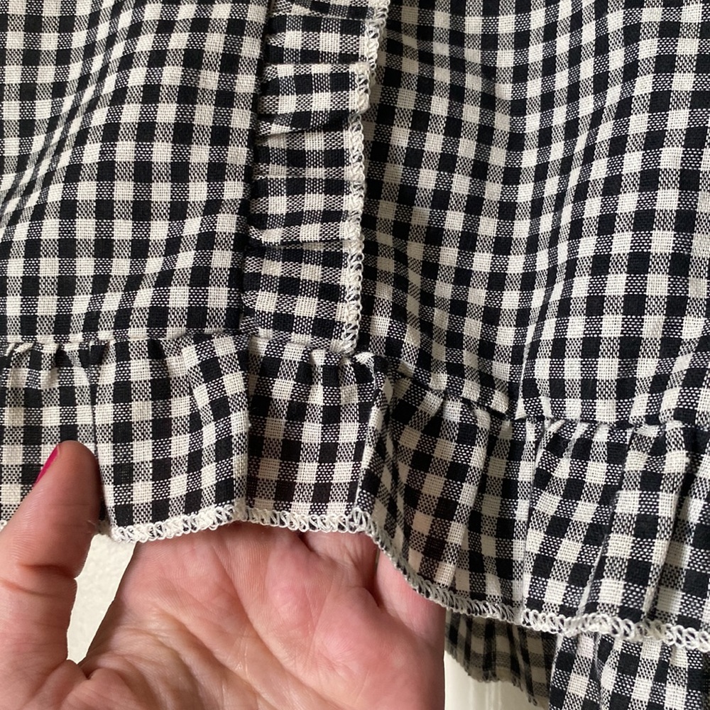 Shein Checkered Ruffle Shorts - Picture 3 of 7